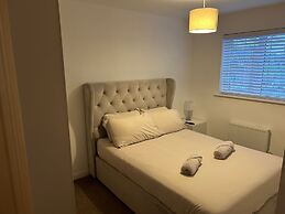 Tranquil Sheffield Retreat - 3 Bedroom House