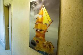 Honey Hotel