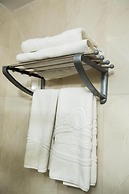 Honey Hotel