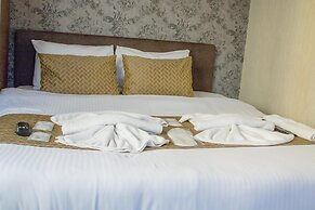 Honey Hotel
