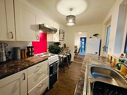 2BR Fortuna Meadow in Belfast