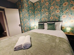 2BR Fortuna Meadow in Belfast