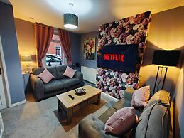2BR Fortuna Meadow in Belfast