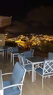 Eighth Wonders Hotel
