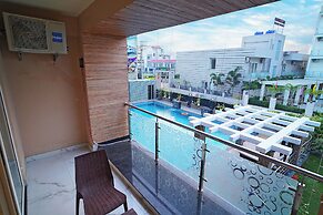Royal Palace Beach Resort