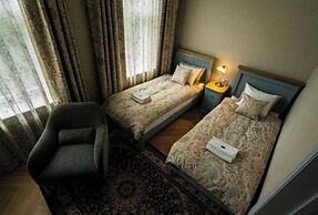 Roze Boutique Apartments