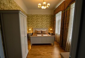 Roze Boutique Apartments