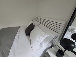 Private Room - Ensuite Bathroom - Free Parking