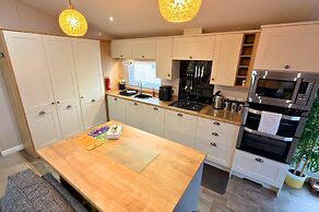 Meadows 33 Hot tub - Southview Holiday Park