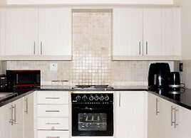 Cozy 3 Bed Duplex ,sleeps 6 With Double Bathroom