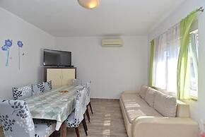 Spacious Flat With Pool Just 300m From the Beach
