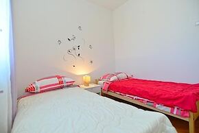 Spacious Flat With Pool Just 300m From the Beach