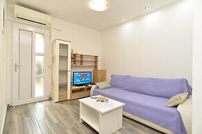 Lovely Flat Just Steps From the Beach