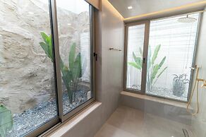 Akres Luxury Sea View Villas