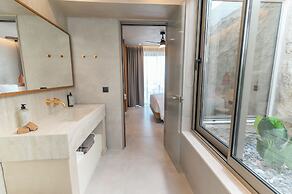 Akres Luxury Sea View Villas