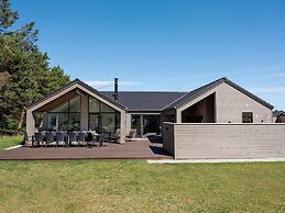 5 Star Holiday Home in Romo