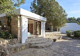 Hillside Villa With Sea-views