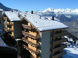 Cosy Apartment With Balcony