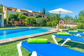 Villa in Pollenca With Private Pool & Garden