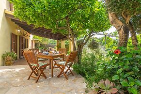Villa in Pollenca With Private Pool & Garden