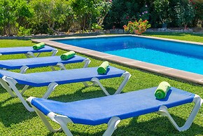 Villa in Pollenca With Private Pool & Garden