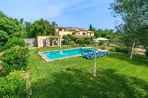 Villa in Pollenca With Private Pool & Garden