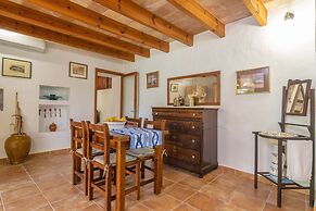 Villa in Pollenca With Private Pool & Garden