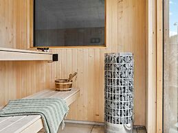 5 Star Holiday Home in Dronningmolle