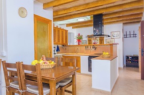 Rustic House in Montuiri With Private Pool