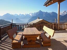 Christoph Standing & Calm Chalet 10 Pers