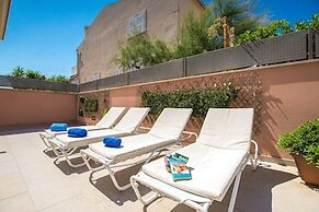 Seaside Elegance With Pool