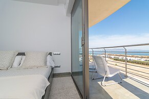 Seaside Elegance With Pool