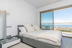 Seaside Elegance With Pool