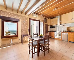 Villa in Buger With Pool & Mountain Views
