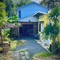 Ozone Beach House & Rooms