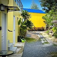 Ozone Beach House & Rooms