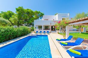 Villa in Cala D'or Near Cala Gran Beach