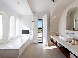 Impressive Farmhouse With Pool
