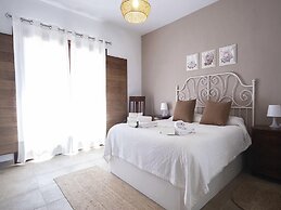 Spacious Villa With Games Area