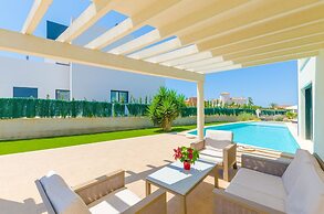 La Primera - Villa With Private Pool In Sa Torre