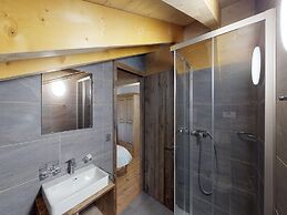 5-bedroom Apartment in Veysonnaz