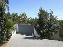 Holiday Home With Manicured Gardens