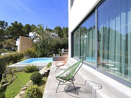 Holiday Home With Manicured Gardens