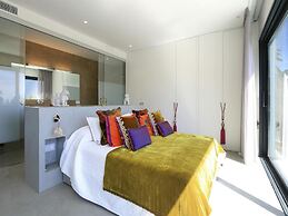 Holiday Home With Manicured Gardens
