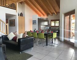 Authentic Apartment With Mountain View