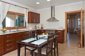 Villa in Sa Pobla With Private Pool & Beaches