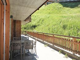 Apartment With Swimming Pool Access