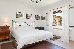 Villa in Campanet With Private Pool & Tennis