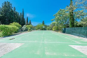 Villa in Campanet With Private Pool & Tennis