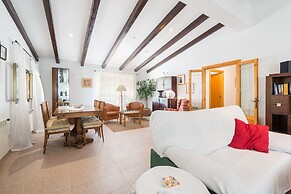 Villa in Campanet With Private Pool & Tennis